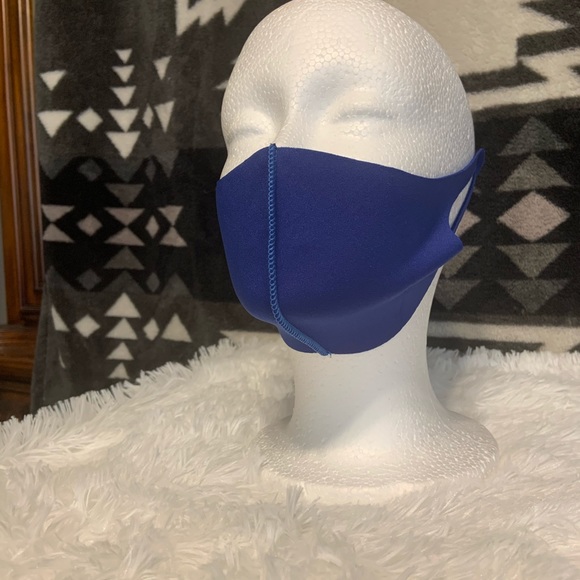 Mask - Picture 3 of 6